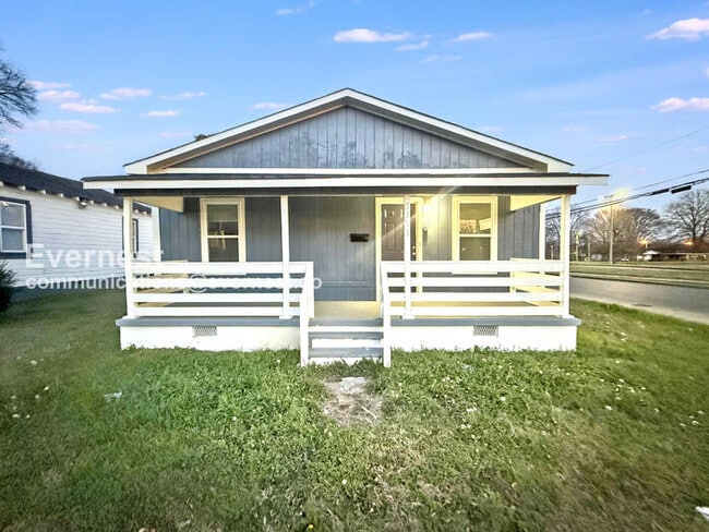 Building Photo - 3335 31st Pl N