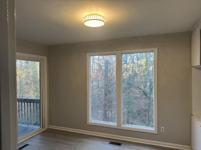 Photo - 1001 Elmira Ave