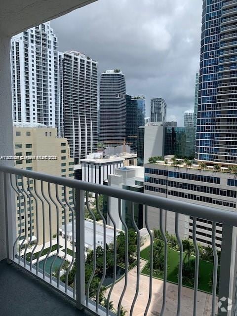 Building Photo - 1200 Brickell Bay Dr Unit 2716 Rental