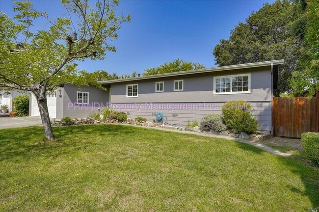 Building Photo - 2040 Shady Ln