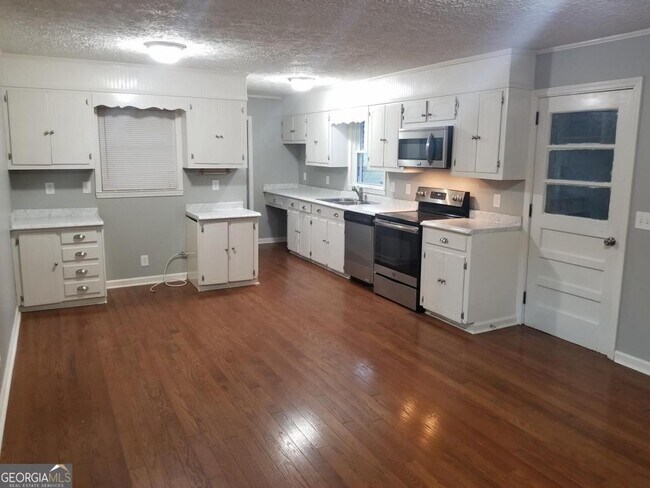 Photo - 5003 Calhoun Rd NE