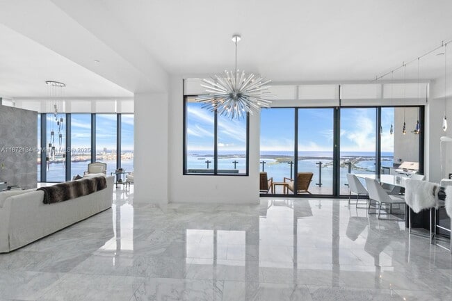 Building Photo - 1451 Brickell Ave Unit LPH 4901 Rental