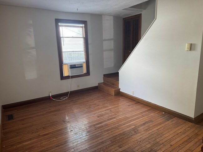 Photo - 1211 E Walnut St