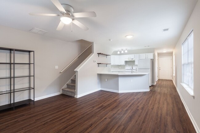 3bd/2ba Duplex Unit w/ Garage in Ideal Loc... - 3bd/2ba Duplex Unit w/ Garage in Ideal Loc... Casa Adosada