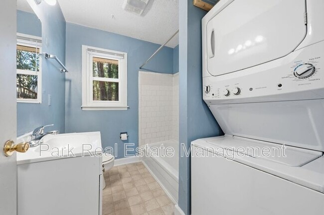 Photo - 635 N Columbia St