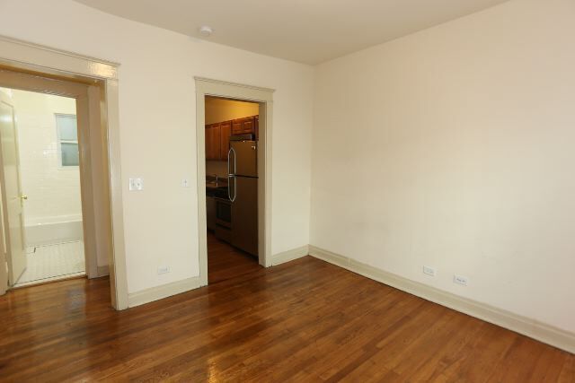 Photo - 4716 N Racine Ave Unit E3