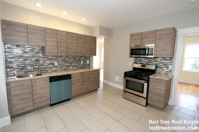 Building Photo - 8 Roach St Unit 1 Rental