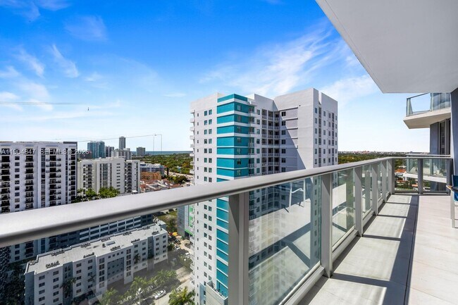 Photo - 1010 SW 2nd Ave Unit 2010