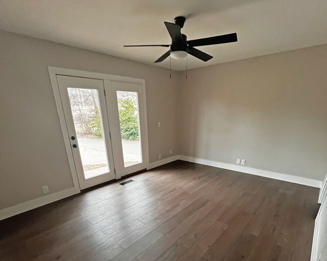 Photo - 5714 E 33rd Ct Townhome