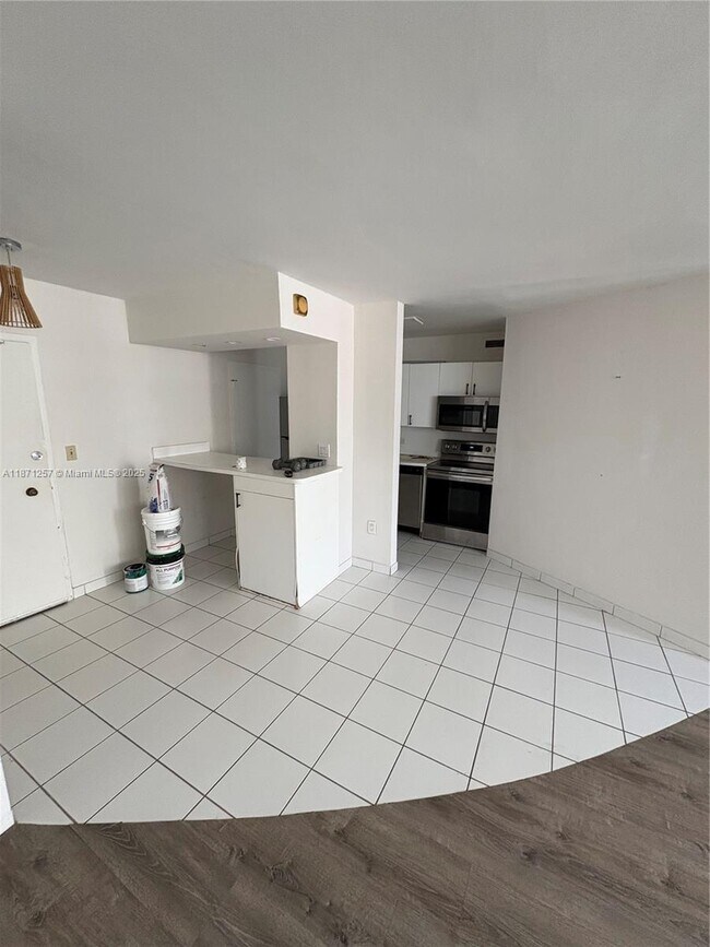 Photo - 5313 Collins Ave Unit 1003