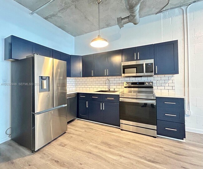 Photo - 444 NE 30th St Unidad 707