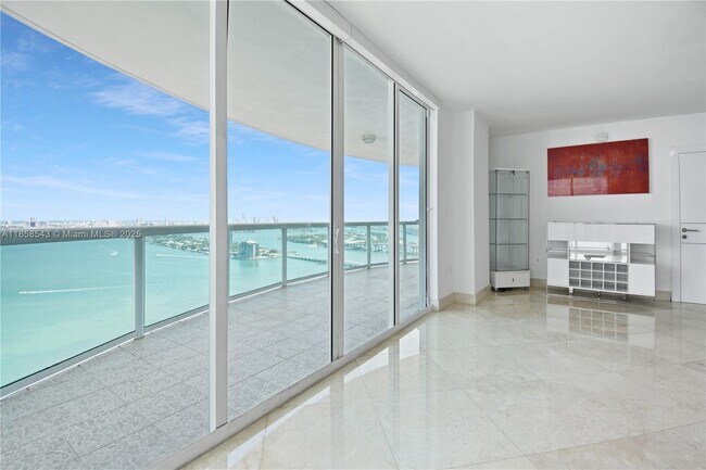 Building Photo - 1800 N Bayshore Dr Rental