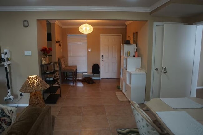 Building Photo - 14 53rd St SE