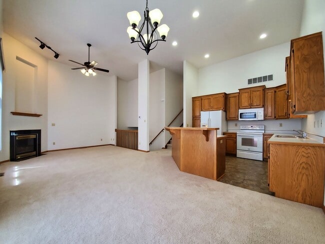 Candle Park West Townhomes - 1721 - Candle Park West Townhomes - 1721 Unit 1721 34th Southwest B