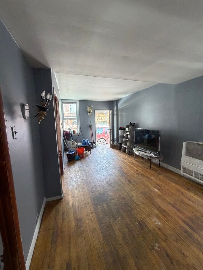 Building Photo - 2153 W 18th St Unit 2153 W 18TH ST