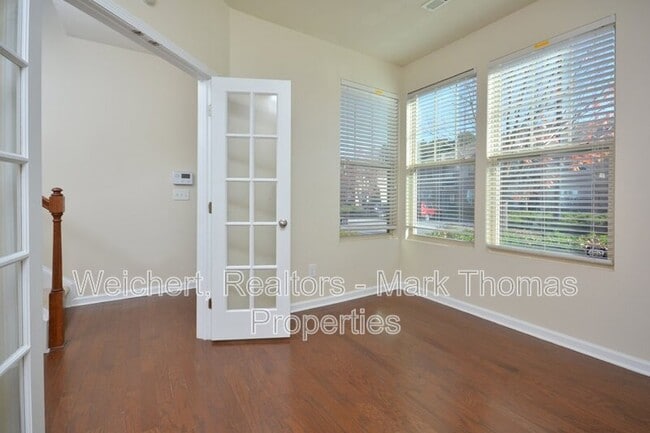 Photo - 42 Pocono Dr