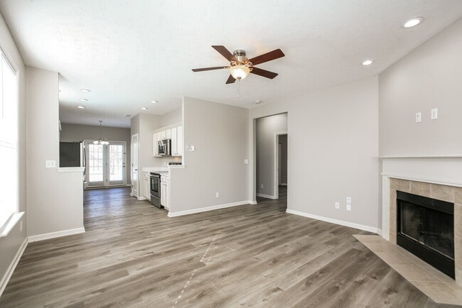 Photo - 3400 Roundlake Lane