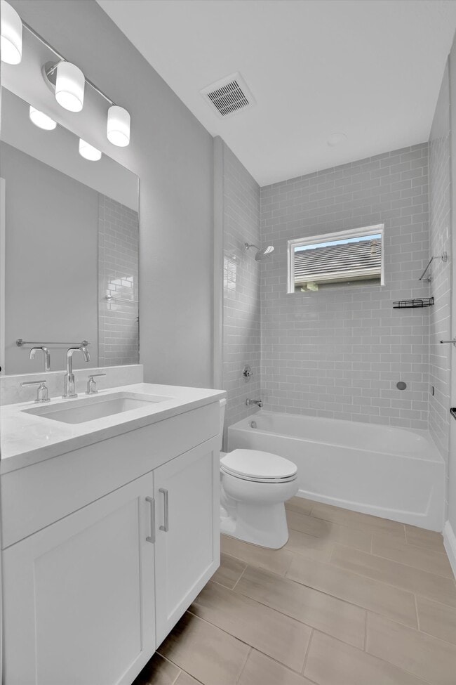 Photo - 10182 Crystal Isle Cir