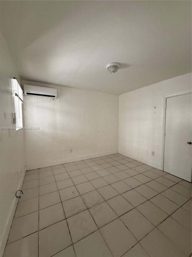 Photo - 5305 Biscayne Blvd Unit 109