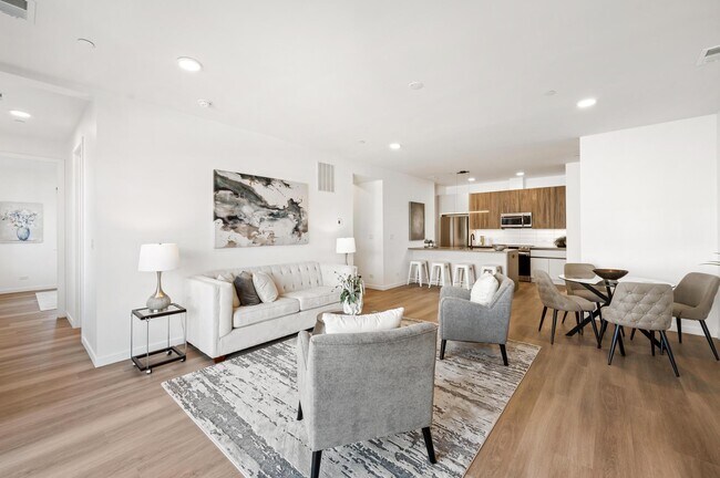 Photo - 204 S Leavitt St Unit 303