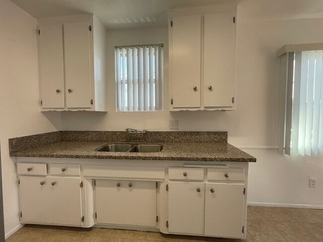 Photo - 19401 Haynes St Unidad 10