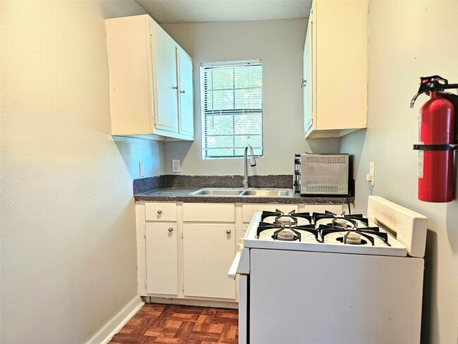 Photo - 5008 Ave S Unidad 3