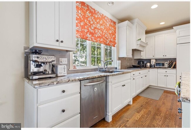 Photo - 100 Braebank Ln