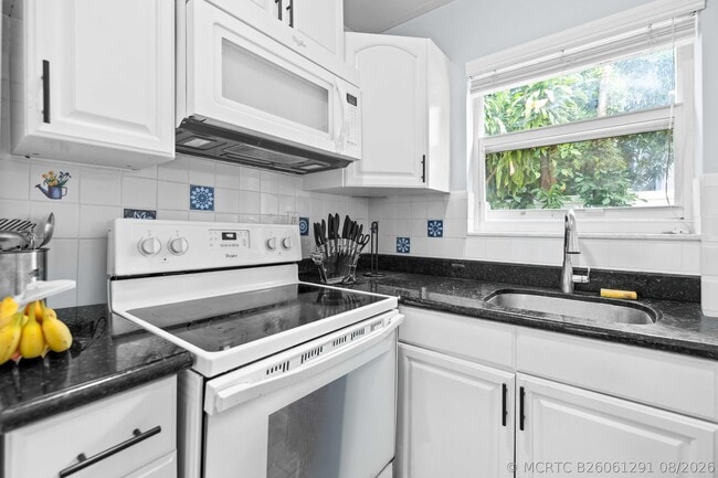 Photo - 1900 NE 8th Ct Unit 104