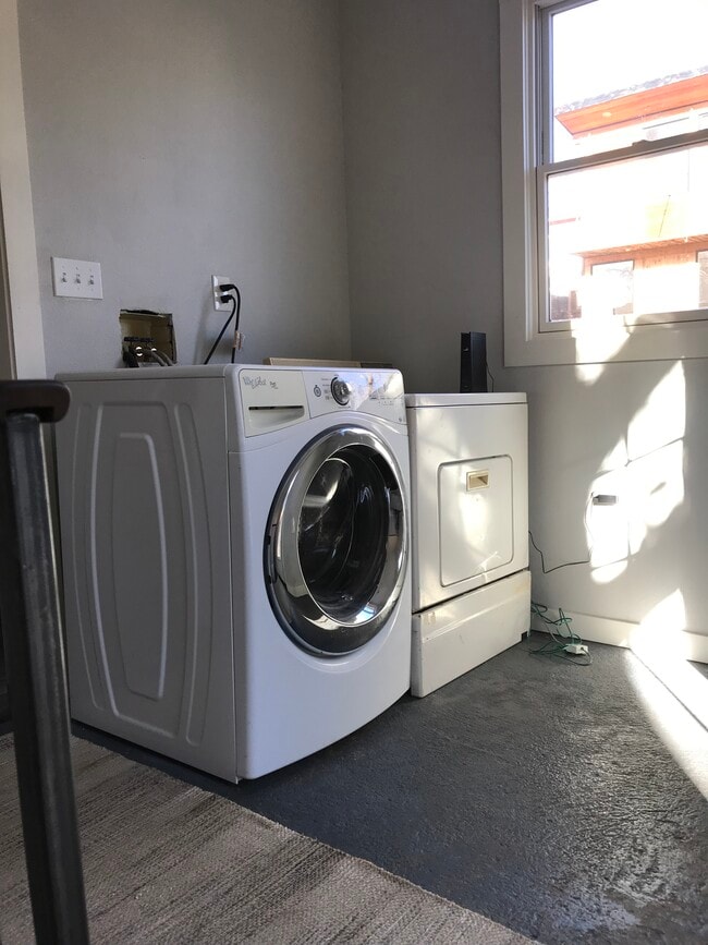 Photo - 103 W Cannon St