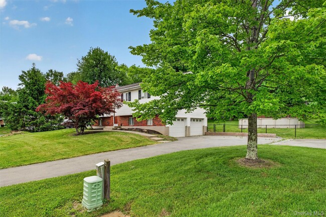 Photo - 76 Maureen Dr