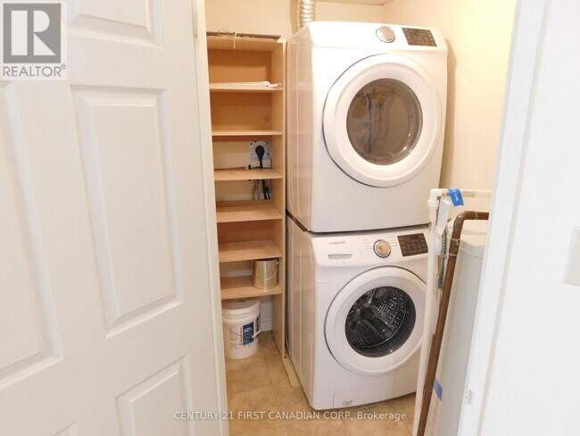 Photo - 744 Wonderland Rd S Unit 803