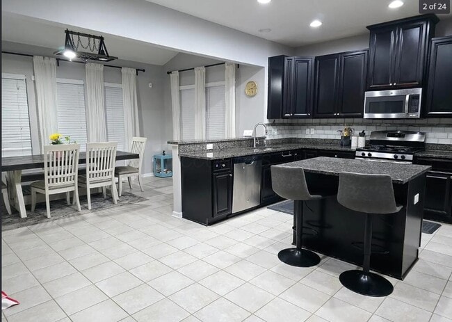 Photo - 406 Justice Way