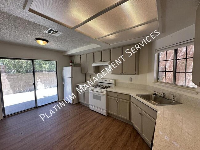 1219 E Ave R7