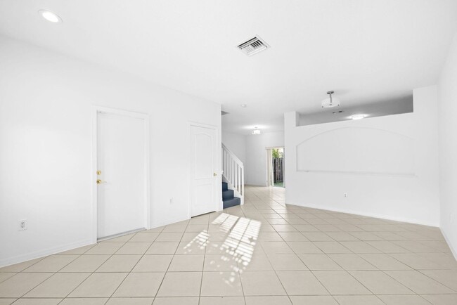 Photo - Bridgeport Villas