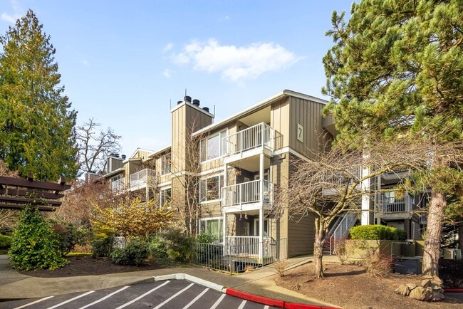 Building Photo - 300 N 130th St Unit #7104