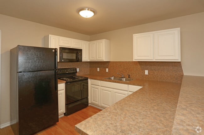 Kitchen - 1BR, 1BA Flat - 687SF
