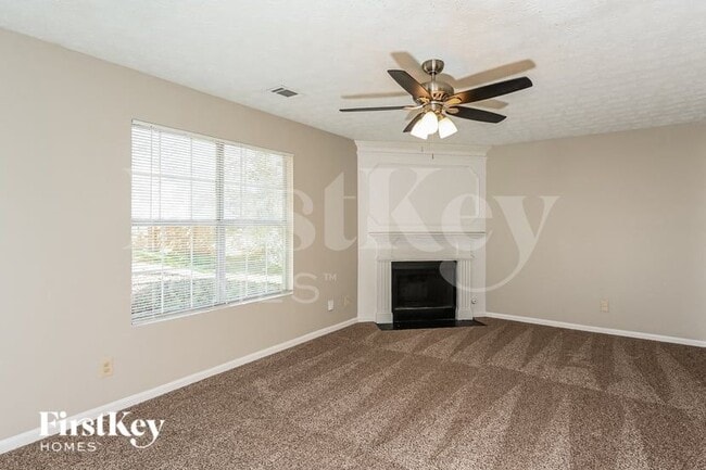 715 Ashley Ln