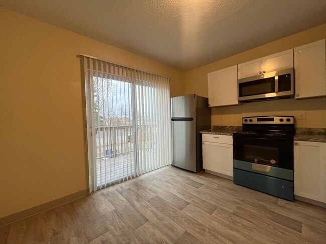 Photo - 595 Park St Unit Upper