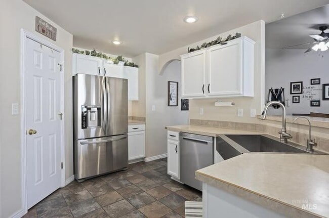 Photo - 1387 Bradley St