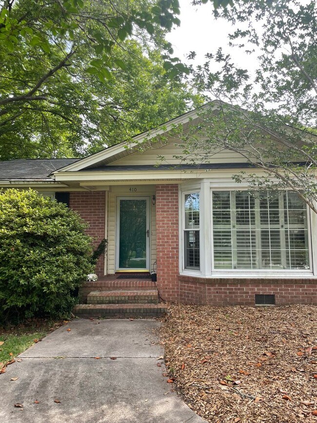 Subletting One Bedroom in Charleston! Rental House Rental in