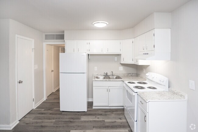 1BR, 1BA - 544 SF