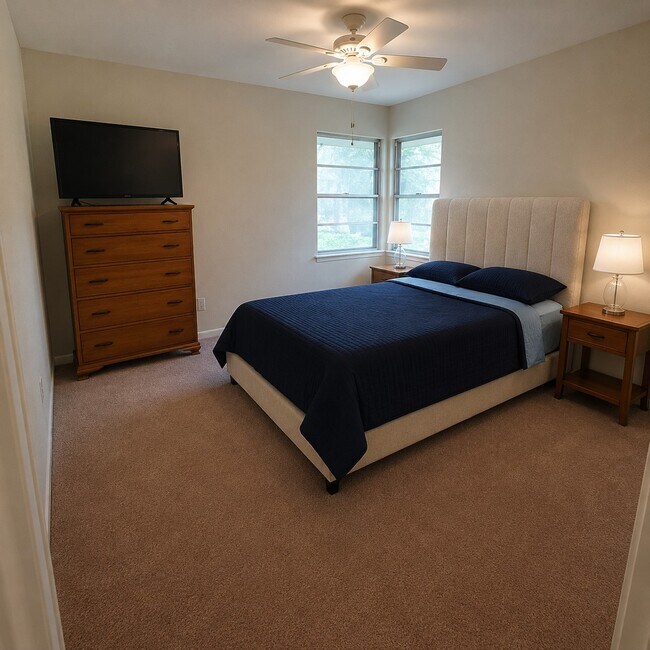 Photo - 706 Maple St
