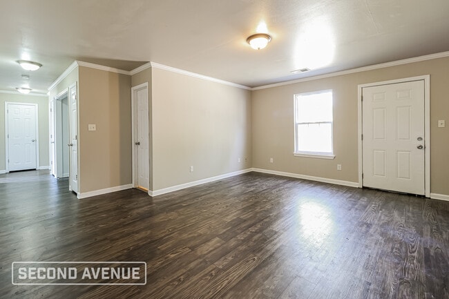 Photo - 203 Glenn Oak Dr