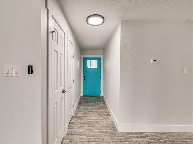 Photo - 801 Central Dr