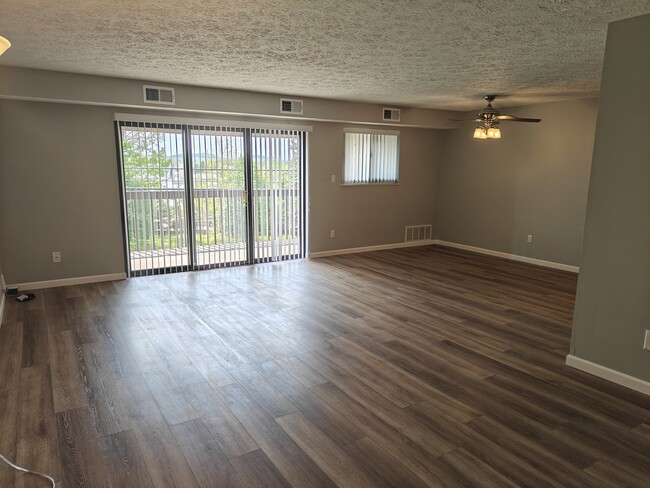 Building Photo - 1203 Dutilh Rd Unit 9