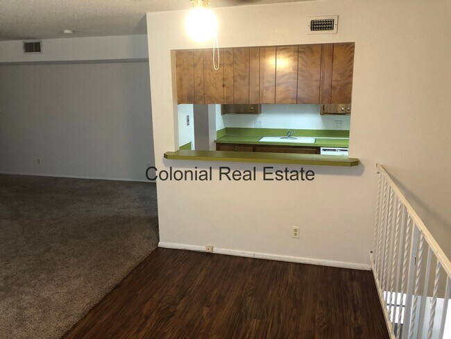 Photo - Spacious 2 Bedrooms 1 bathroom  Apartment For Rent