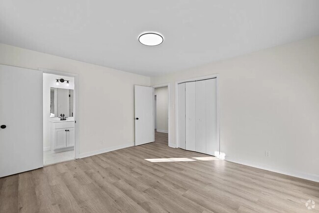 Building Photo - 2404 Southern Dr Unit Master Rental
