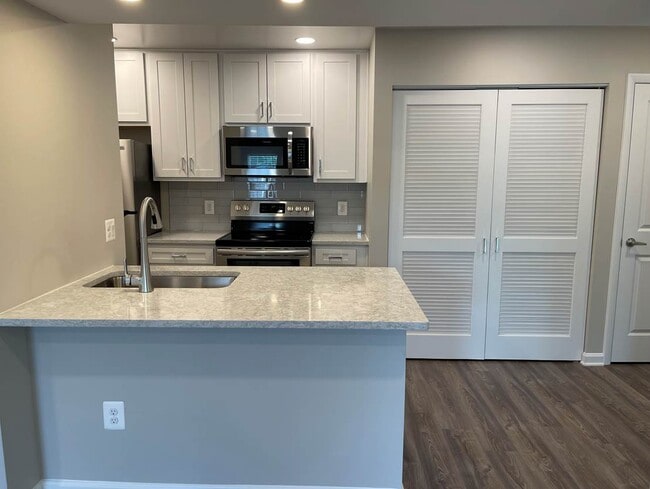 Photo - Clarys Crossing