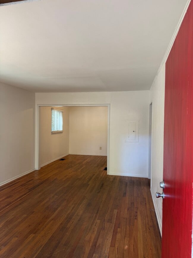 Photo - 1068 Palafox Dr NE