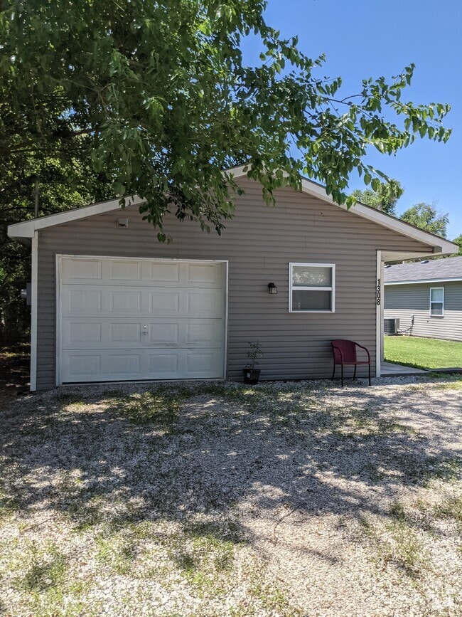 Building Photo - 1308 S. Sedgwick St. Rental